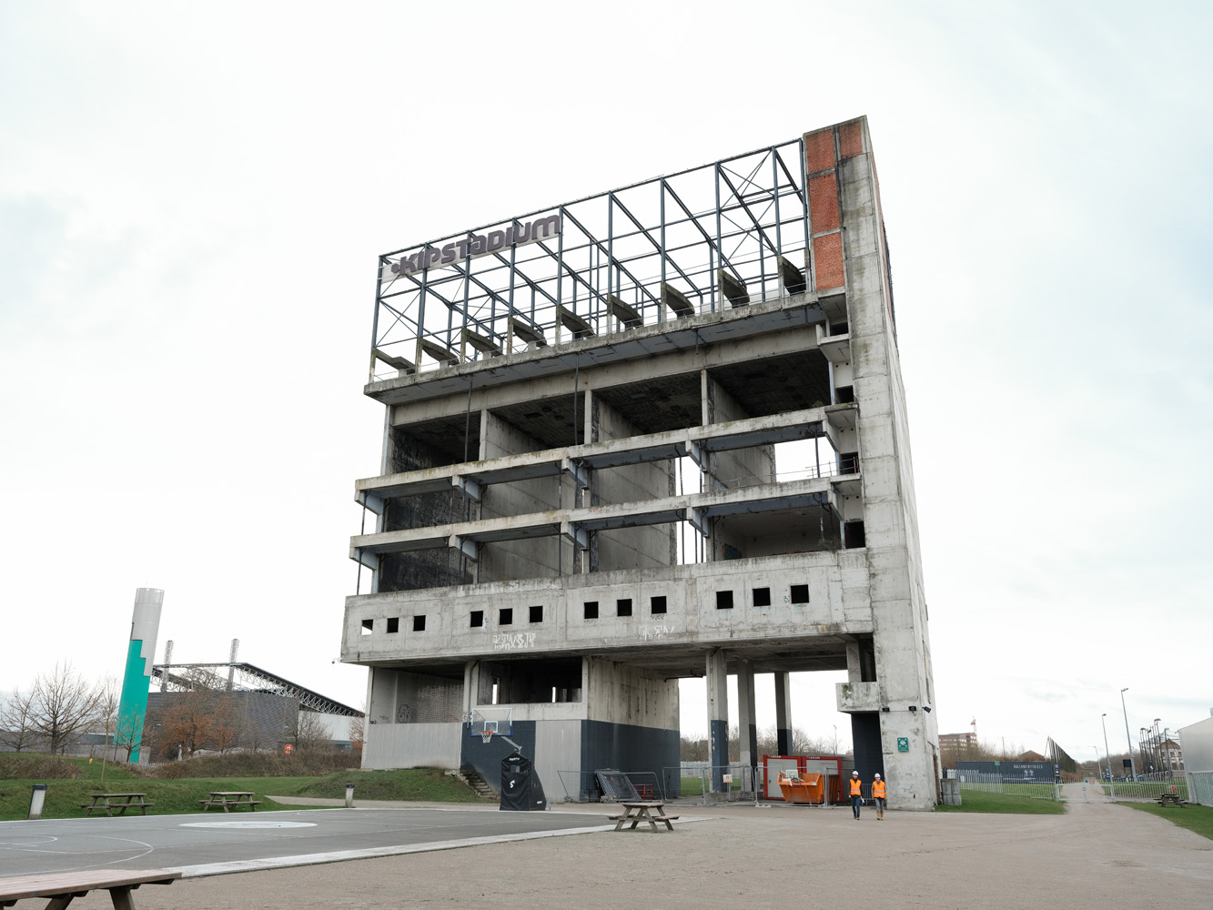 Ville renouvelée sur le bâtiment Terken à Tourcoing Roubaix quartier de l'Union. Equipe Responsable opération travaux