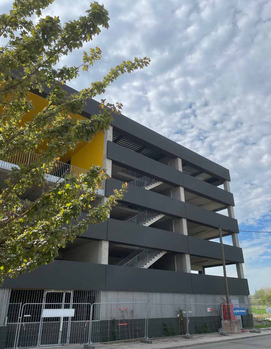 façade du parking du parc de l'Union construit par ville renouvelée