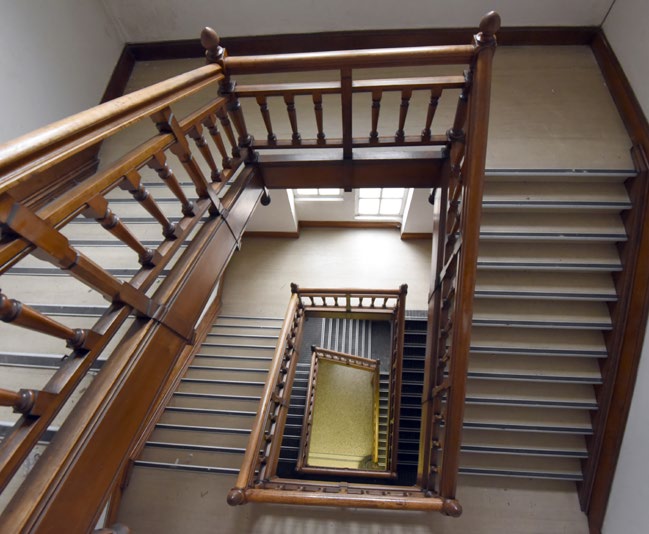 Ville-renouvelee-CCi-Chambre-commerce-industrie-escalier-tourcoing