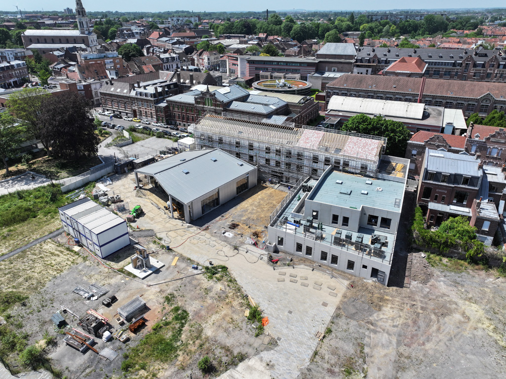 Tourcoing : une première en France métropolitaine avec 25 000 tuiles en plastique recyclé